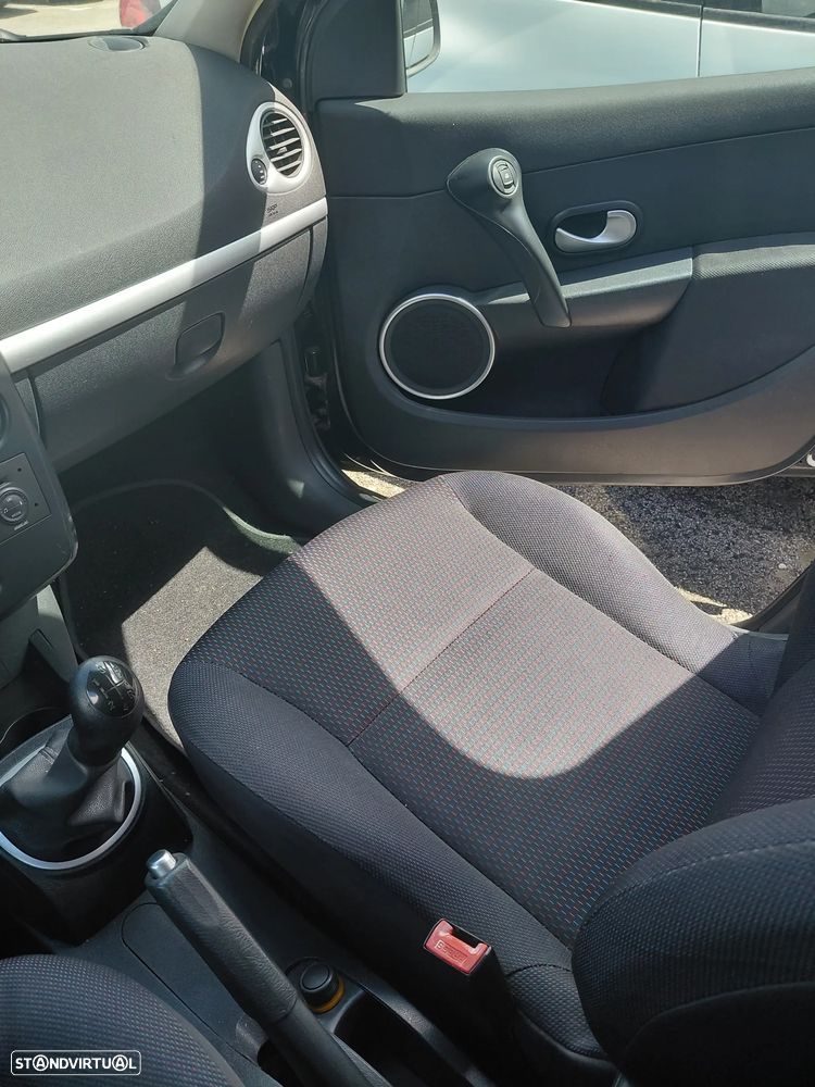 Renault Clio Sport Tourer - 11