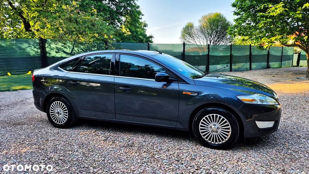 Ford Mondeo 2.0 Ghia X100 / X - 9