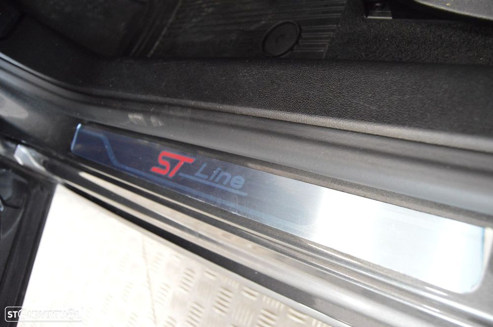 Ford Focus 1.5 TDCi ECOBlue ST-Line - 31