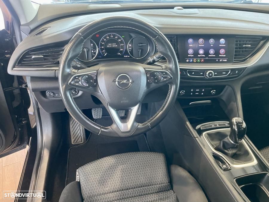 Opel Insignia Sports Tourer 1.5 D Business Edition — fotografia 10