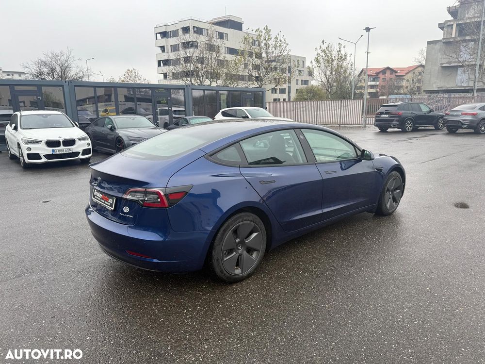 Tesla Model 3 - 6