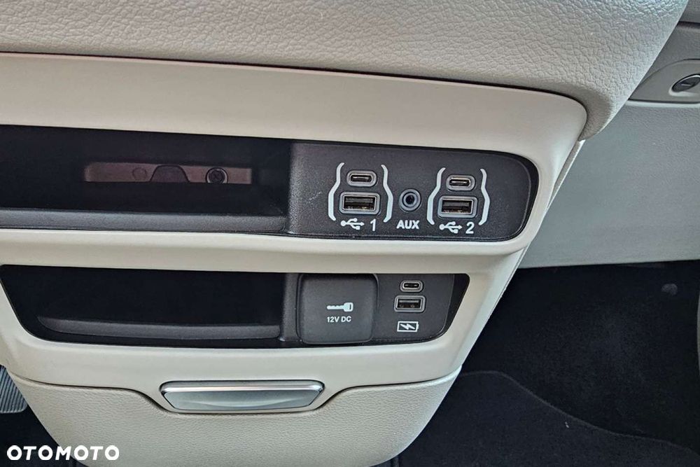 Chrysler Pacifica - 28