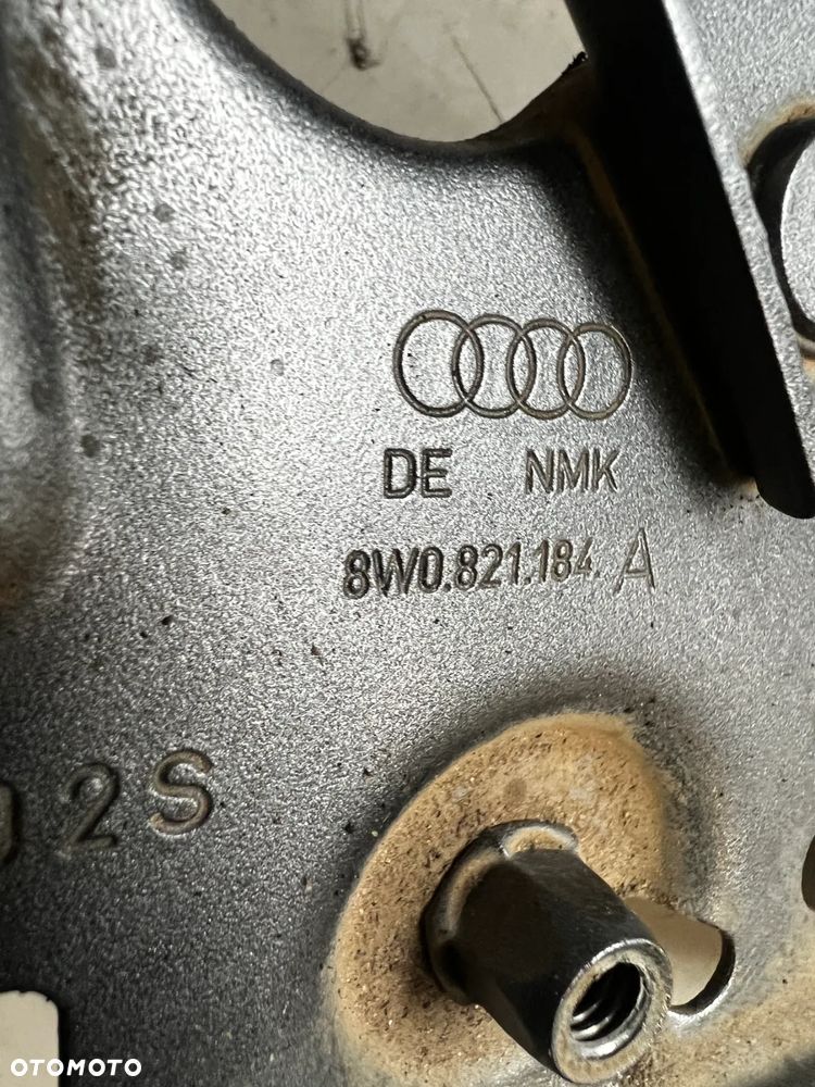 AUDI A4 B9 8W WSPORNIK BŁOTNIKA 8W0821135 8W0821136 - 4