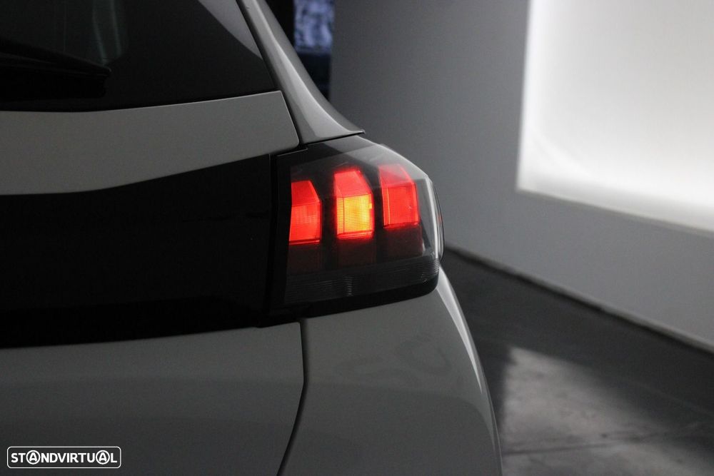 Peugeot 208 1.2 PureTech Active Pack - 31