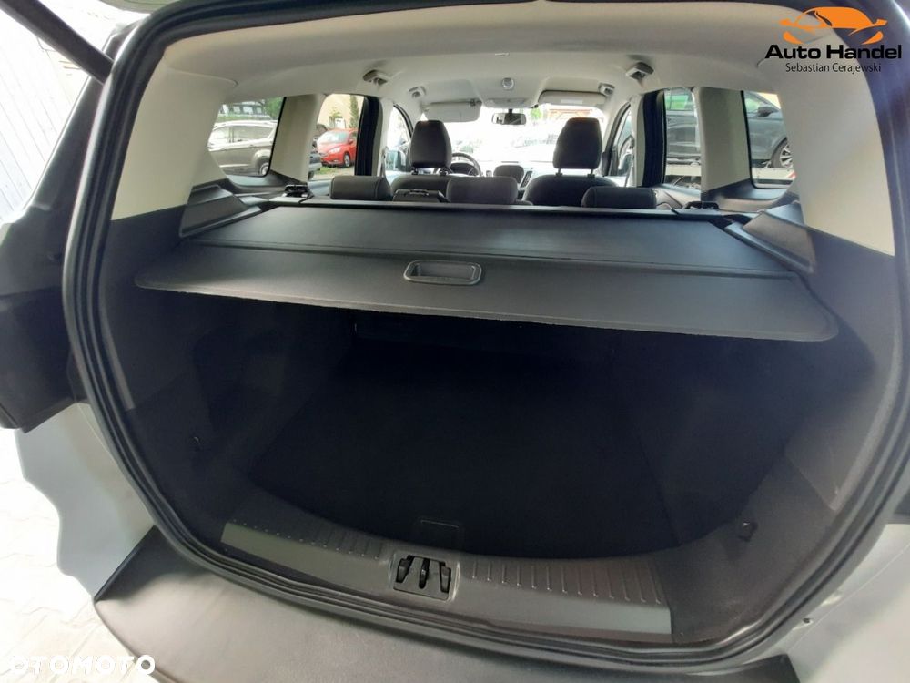 Ford Kuga 1.5 EcoBoost 2x4 Titanium - 16