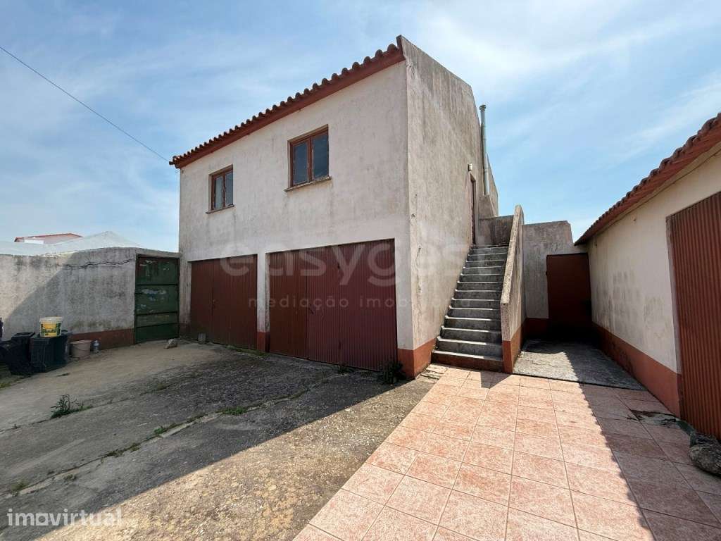 Moradia para Renovação em Terreno com 1.780 m² - Grande imagem: 4/42