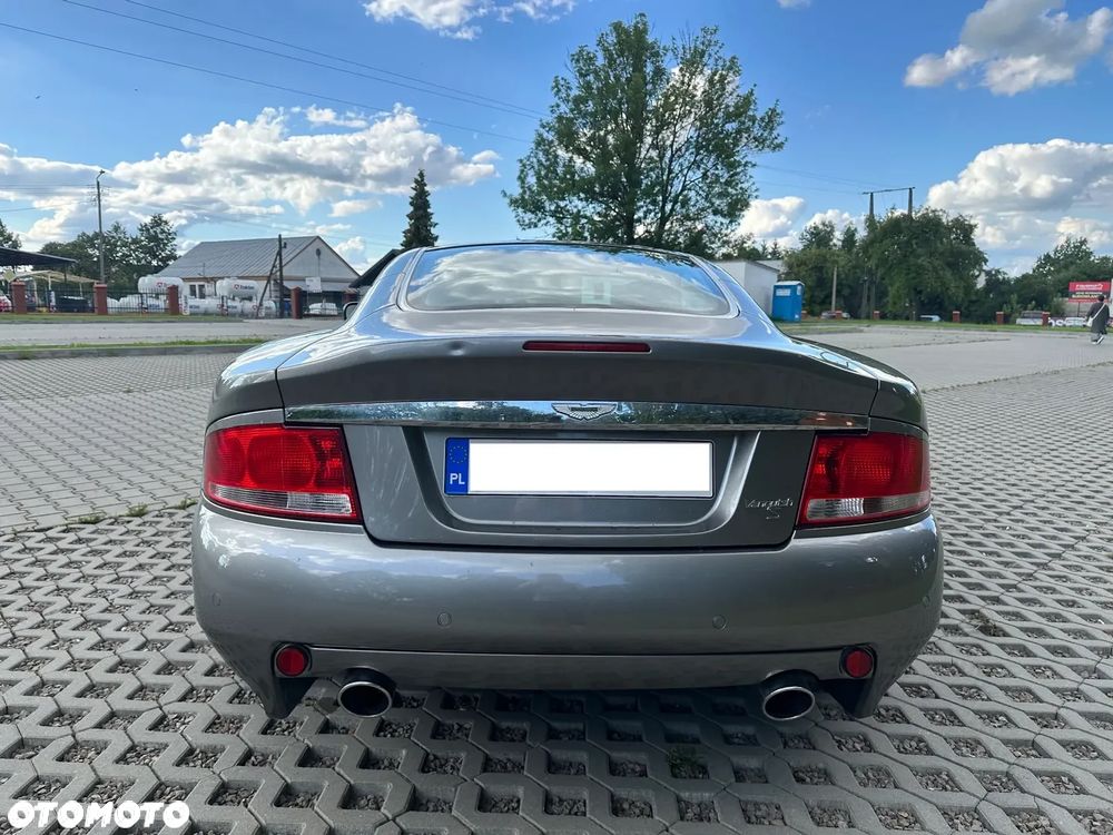 Aston Martin V12 Vanquish - 9