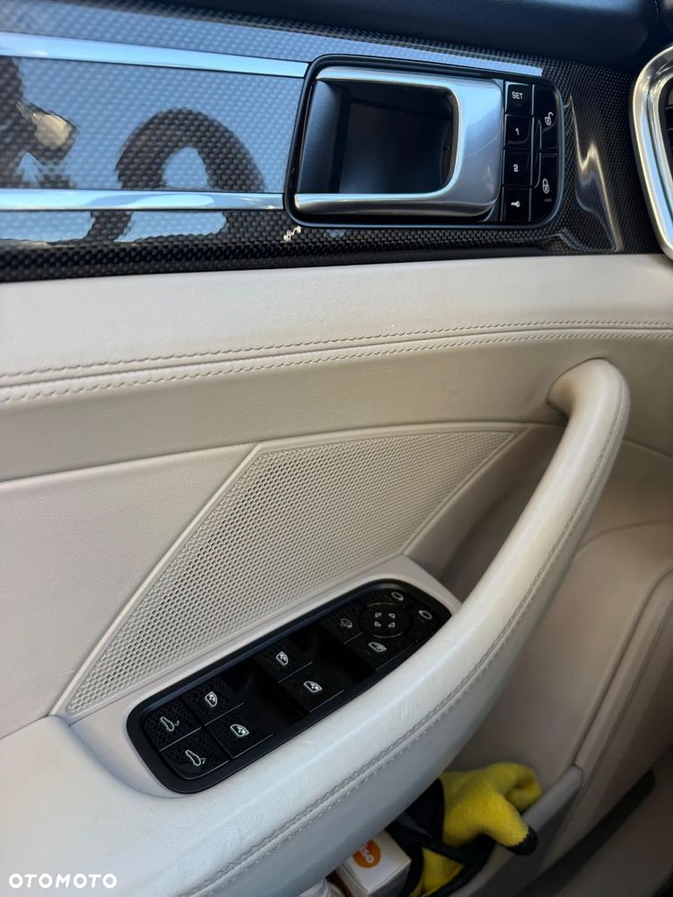 Porsche Panamera 4S - 20