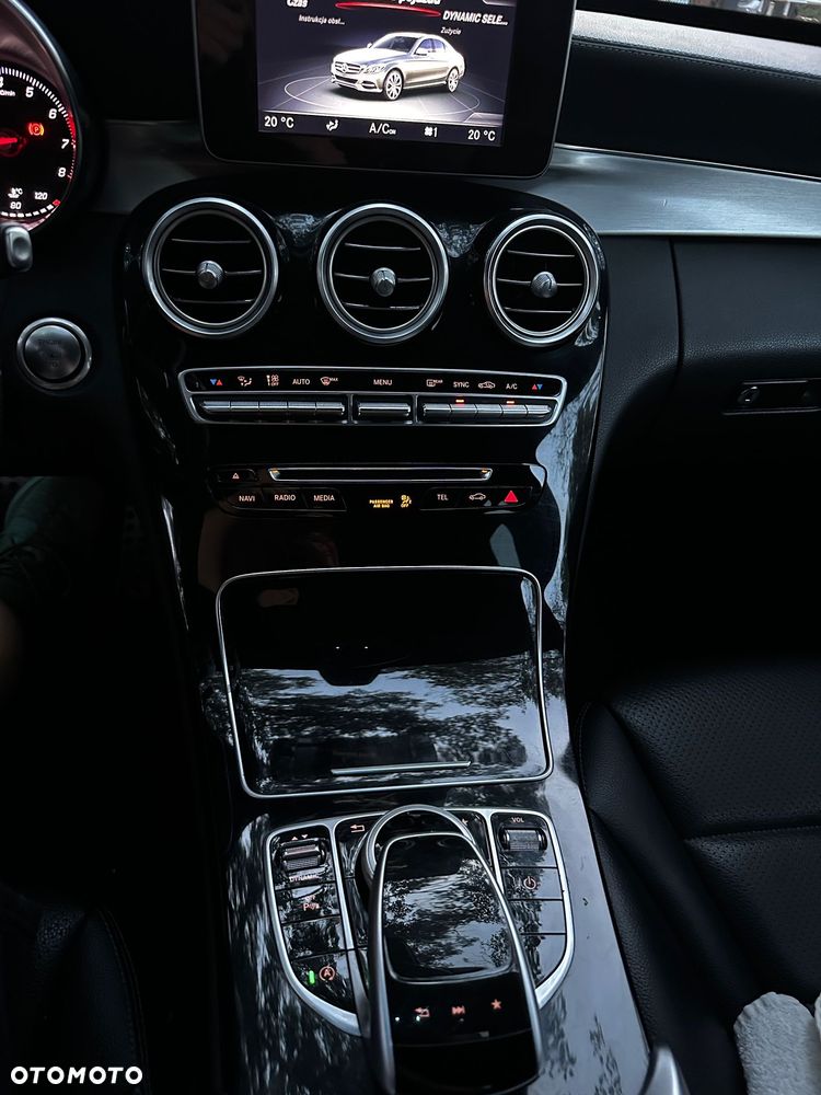 Mercedes-Benz Klasa C 200 4-Matic 9G-TRONIC - 7
