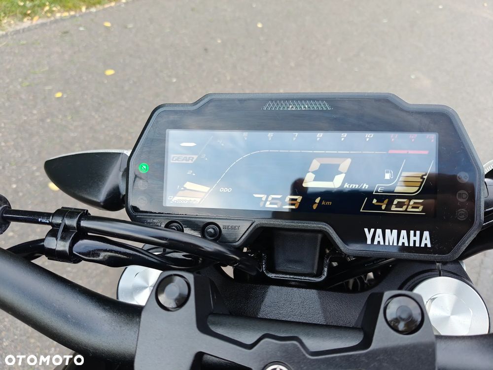 Yamaha MT - 24