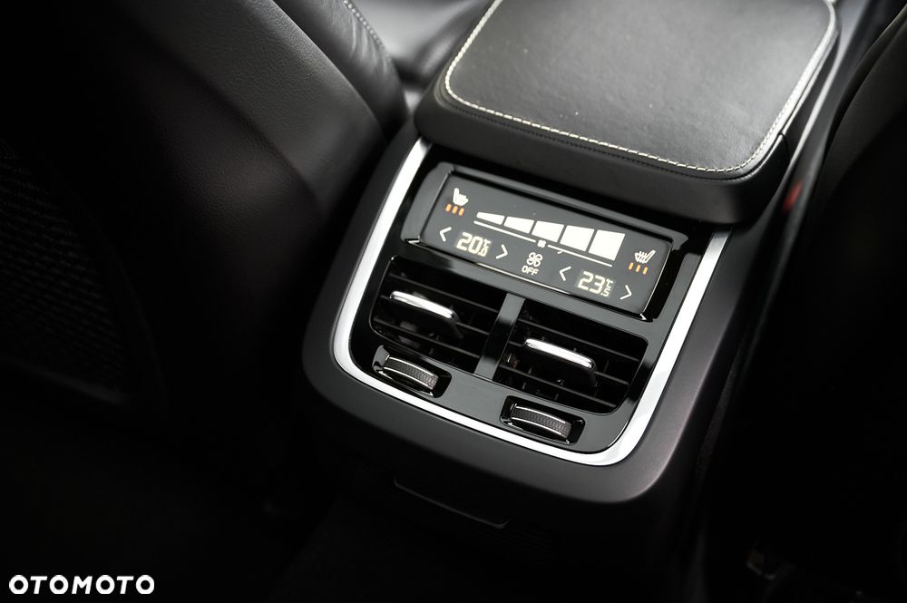 Volvo V90 D5 AWD Geartronic Inscription - 40