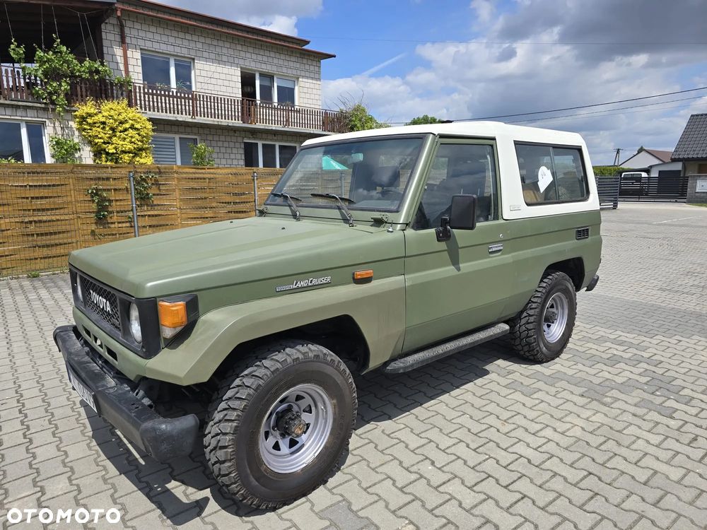 Toyota Land Cruiser - 5