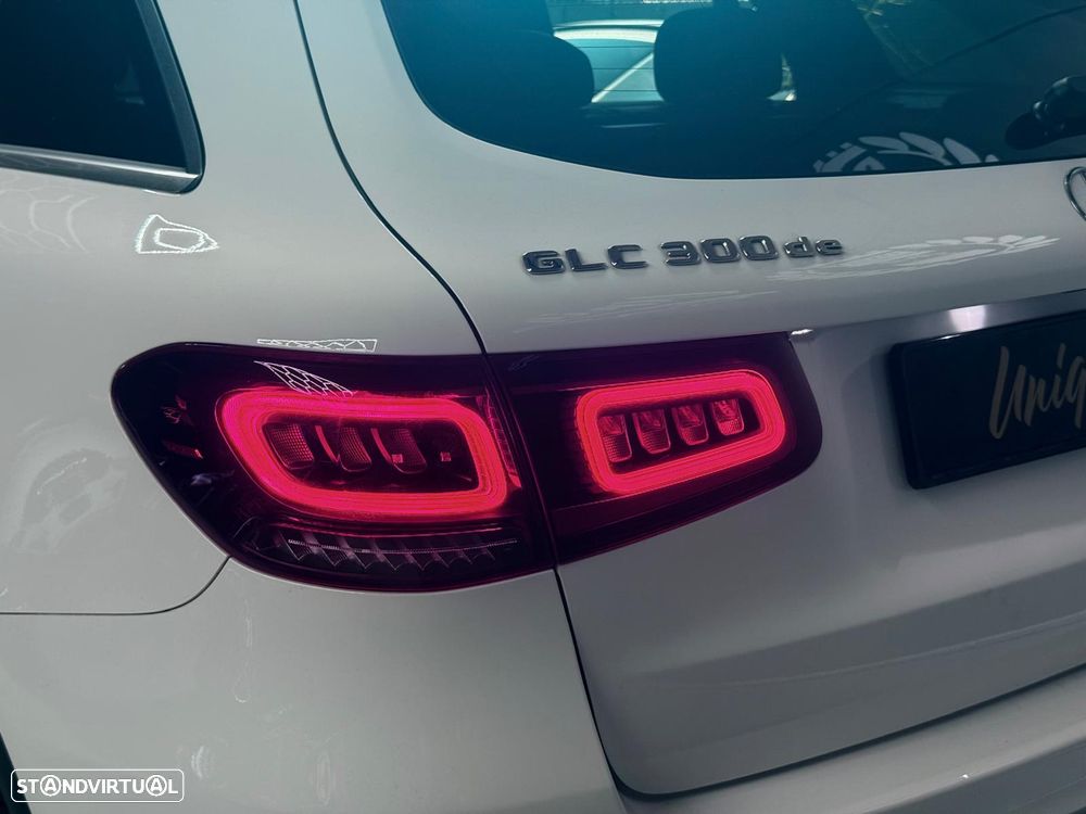 Mercedes-Benz GLC 300 de 4Matic 9G-TRONIC AMG Line - 13