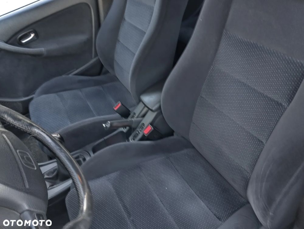 Honda Civic 1.5i VTEC - 9