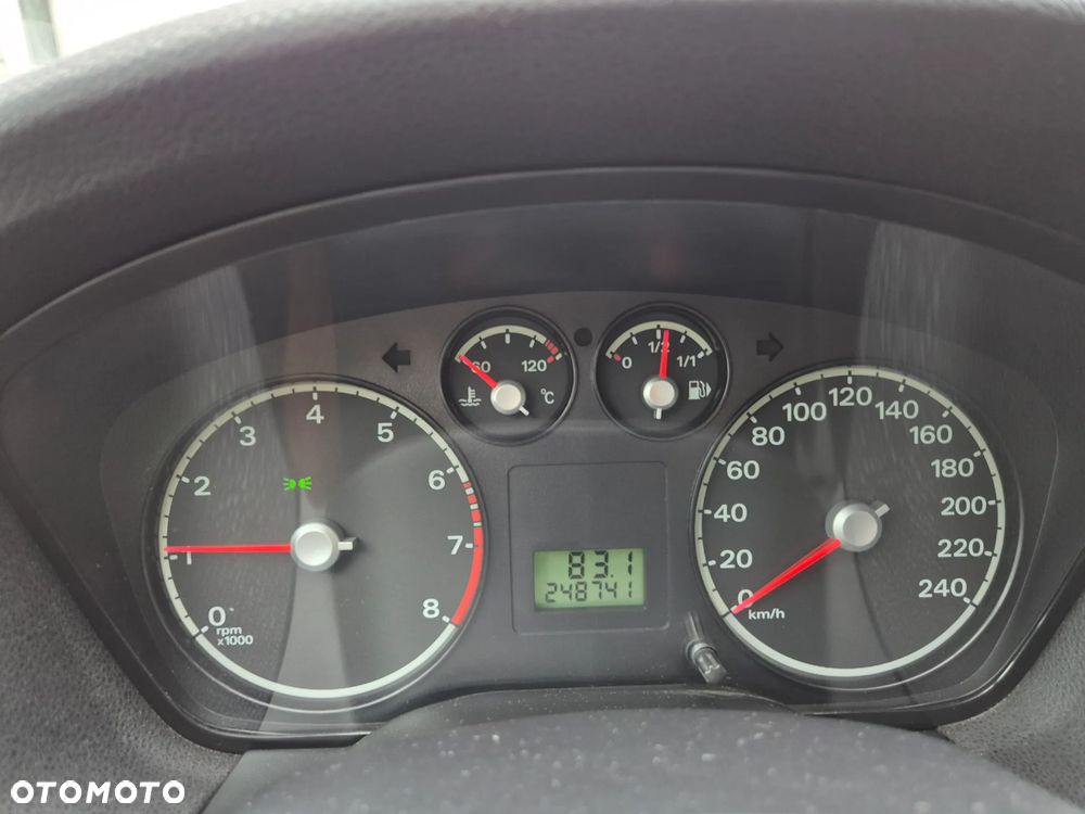 Ford Focus 1.4 Ambiente - 19