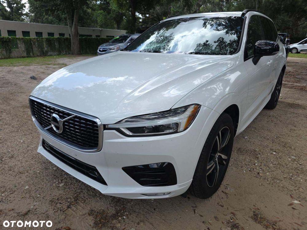 Volvo XC 60 T5 AWD R-Design - 1