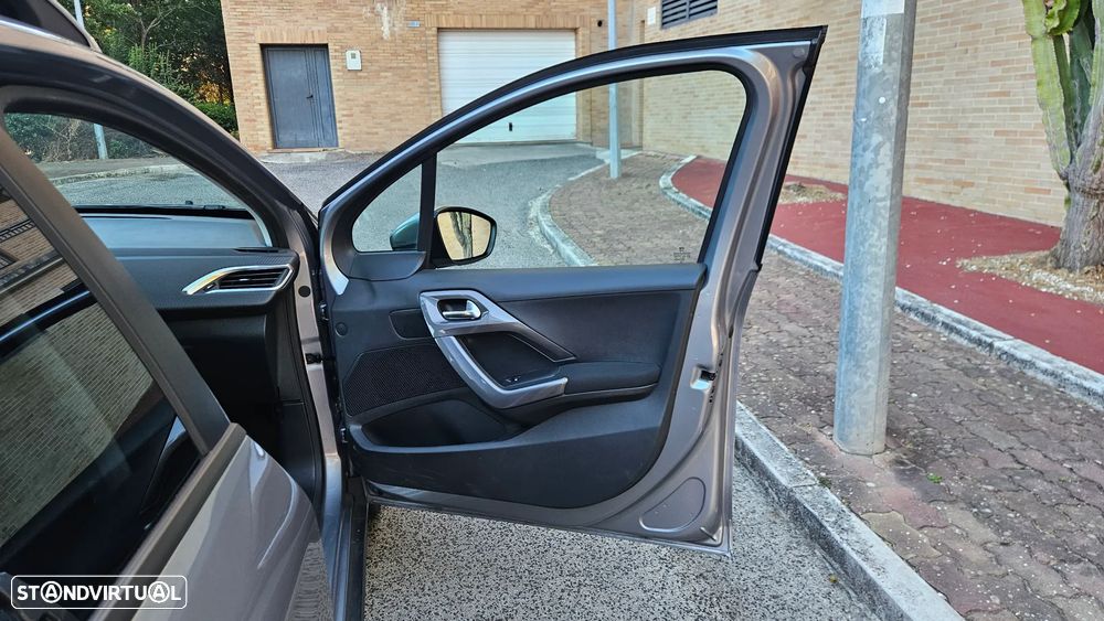 Peugeot 2008 1.6 BlueHDi Allure - 29