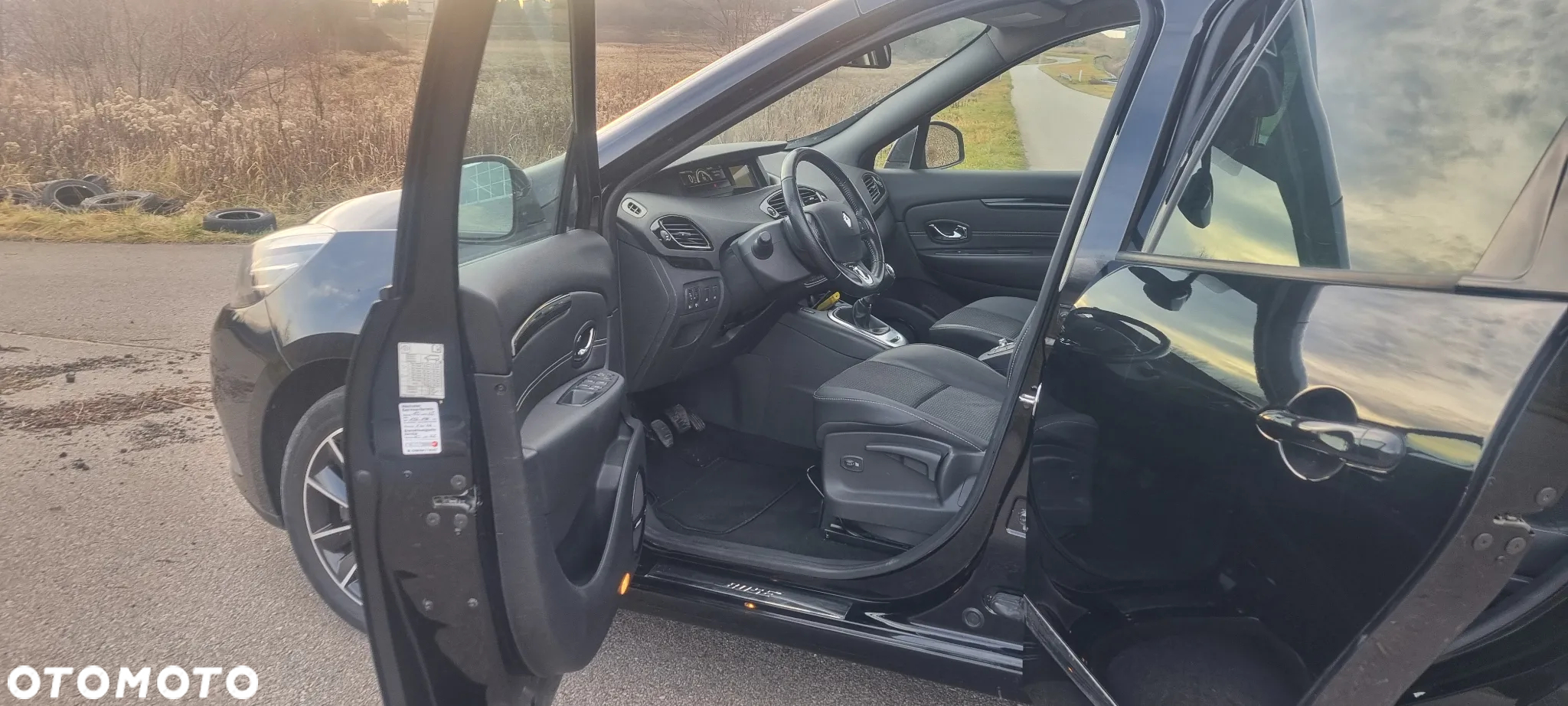 Renault Grand Scenic ENERGY TCe 130 BOSE EDITION - 13