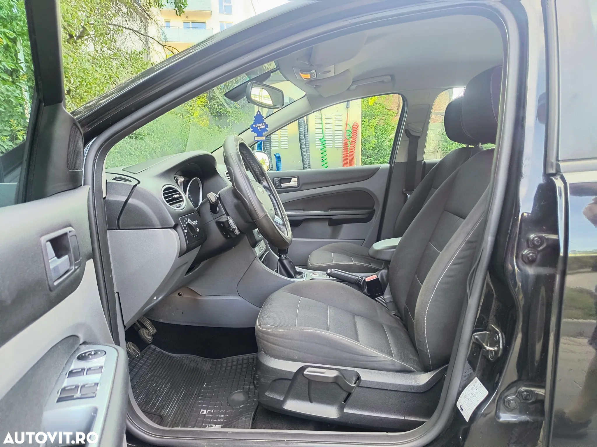 Ford Focus Turnier 1.6 TDCi ECOnetic 99g Start-Stopp-Sy Titanium - 6