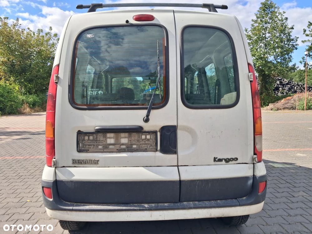 Renault Kangoo 1 I FL Lift silnik kompletny 1.5 Dci K9K718 K9K 718 skrzynia biegów drzwi maska klapa zderzak błotnik lakier D389 Biały szyba lusterko turbina czujnik ciśnienia paliwa pompa wtrysk przewód wąż rura intercooler alternator rozrusznik przepływomierz sterownik moduł łapa stacyjka mechanizm klamka zamek pompa wspomagania przewód chłodnica kolektor maglownica belka sanki zwrotnica zacisk hamulcowy osłona atrapa lampa reflektor fotel sprężarka klimatyzacji panel nawiewu dmuchawa wentylator fotel boczek kanapa relingi UCH lewarek półka bagażnika tłumik wydech NA CZĘŚCI - 6
