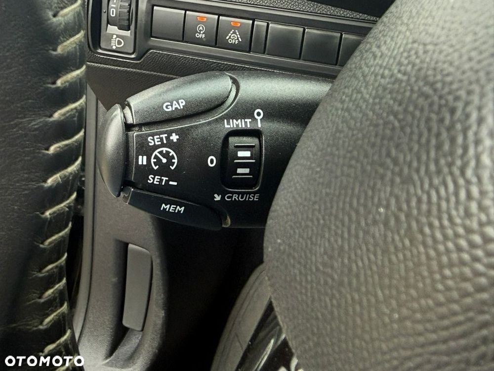 Peugeot 308 - 11