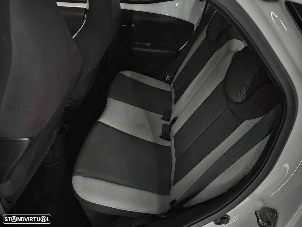 Toyota Aygo 1.0 X-Play+X-Touch - 18
