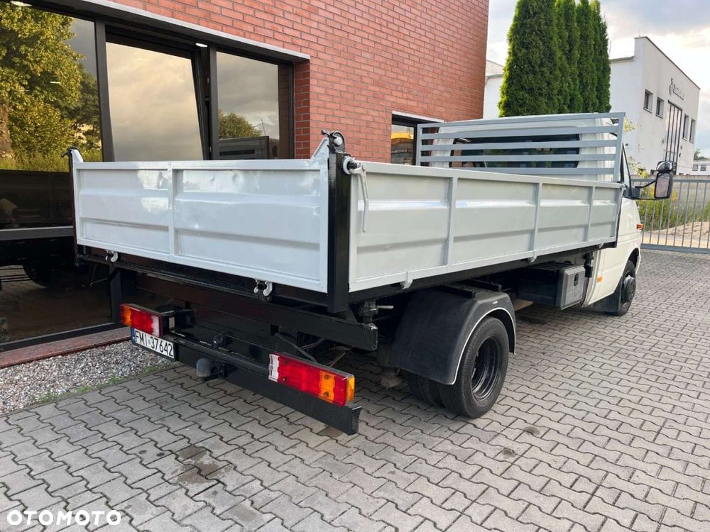 Mercedes-Benz Sprinter - 4
