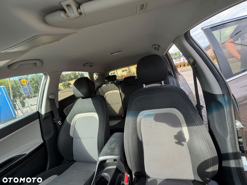 Kia Ceed - 11