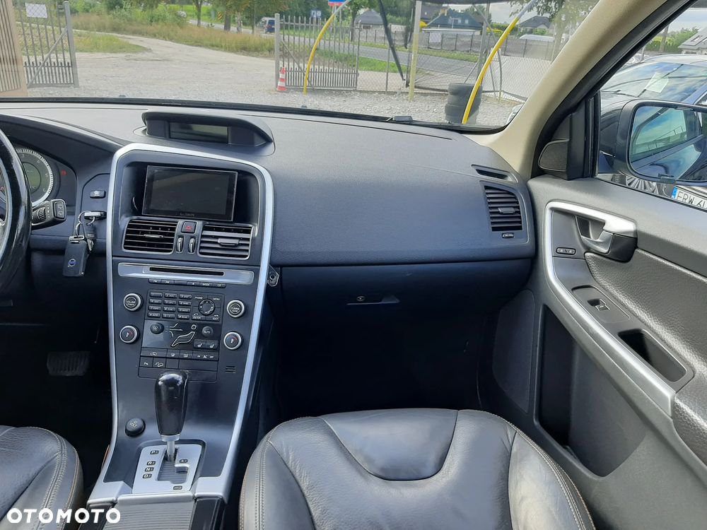 Volvo XC 60 D5 AWD Momentum - 13