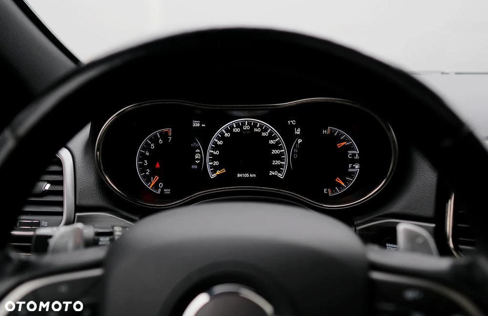 Jeep Grand Cherokee - 28