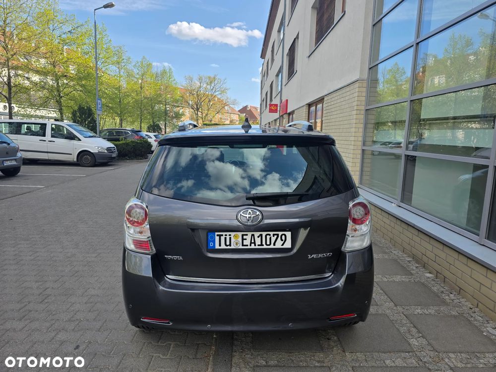 Toyota Verso - 5