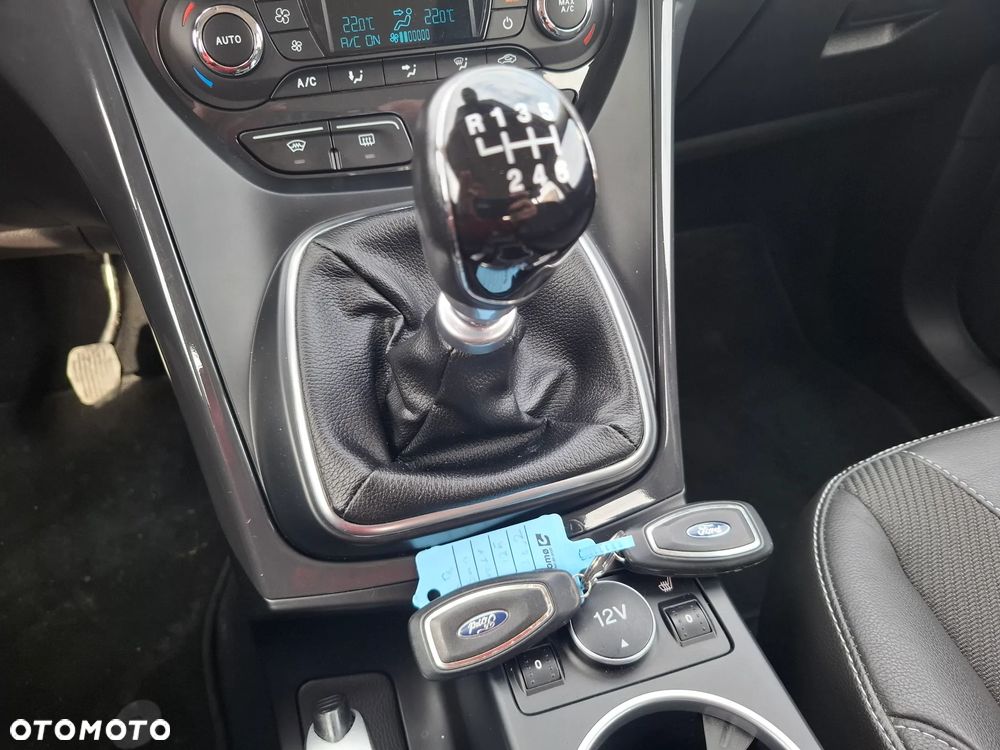 Ford Kuga 2.0 TDCi FWD Titanium - 27