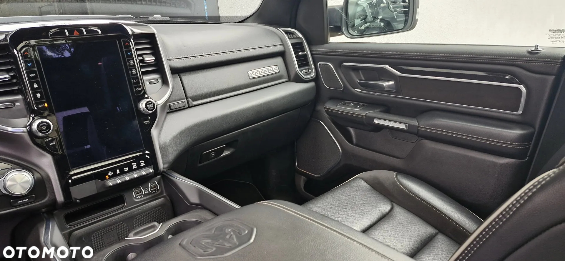 RAM 1500 Crew Cab Laramie - 18