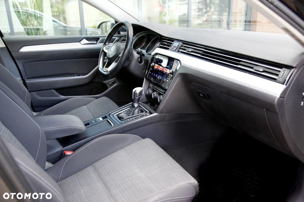 Volkswagen Passat - 10