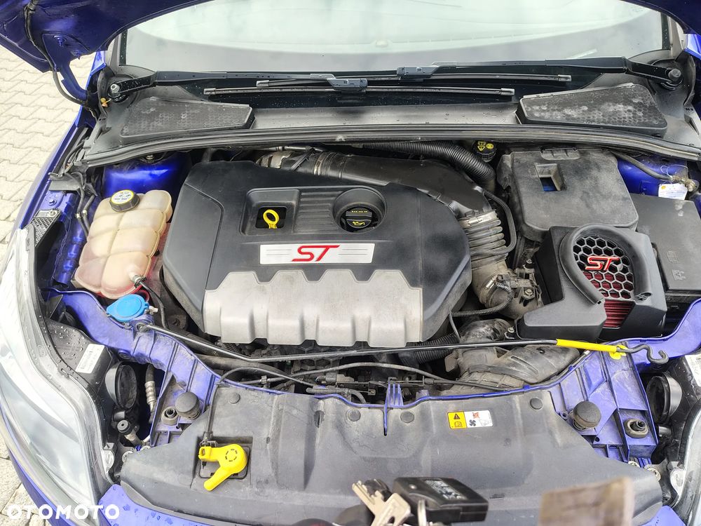 Ford Focus 2.0 EcoBoost ST mit Leder-Sport-Paket - 24