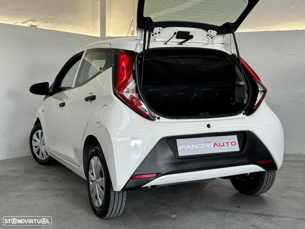 Toyota Aygo x-business - 15