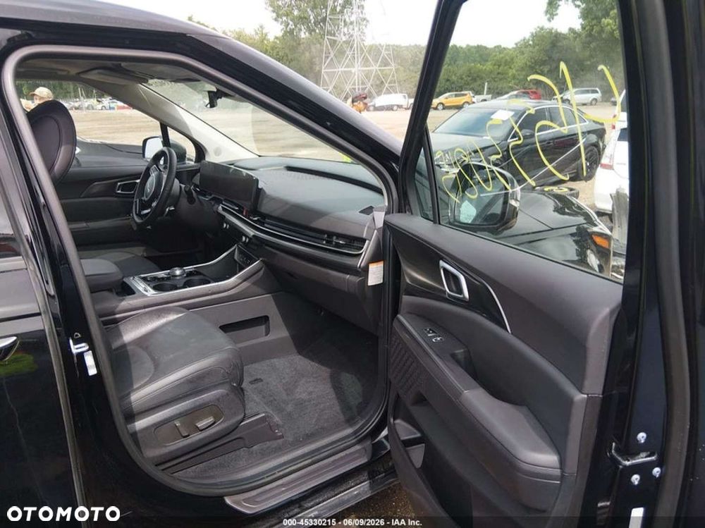 Kia Carnival - 10