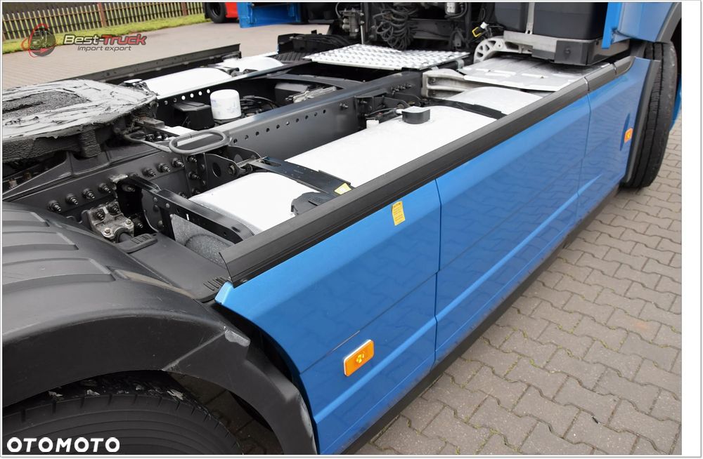 Volvo FH500 | BOGATE WYPOSAŻENIE  |  I-SAVE |  STANDARD |  ZBIORNIKI 1260 L |  FULL LED  |  I-PARK COOL - 25