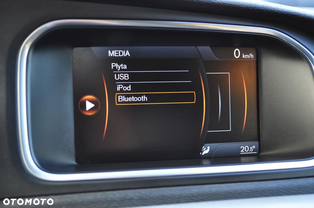 Volvo V40 D2 Momentum - 25
