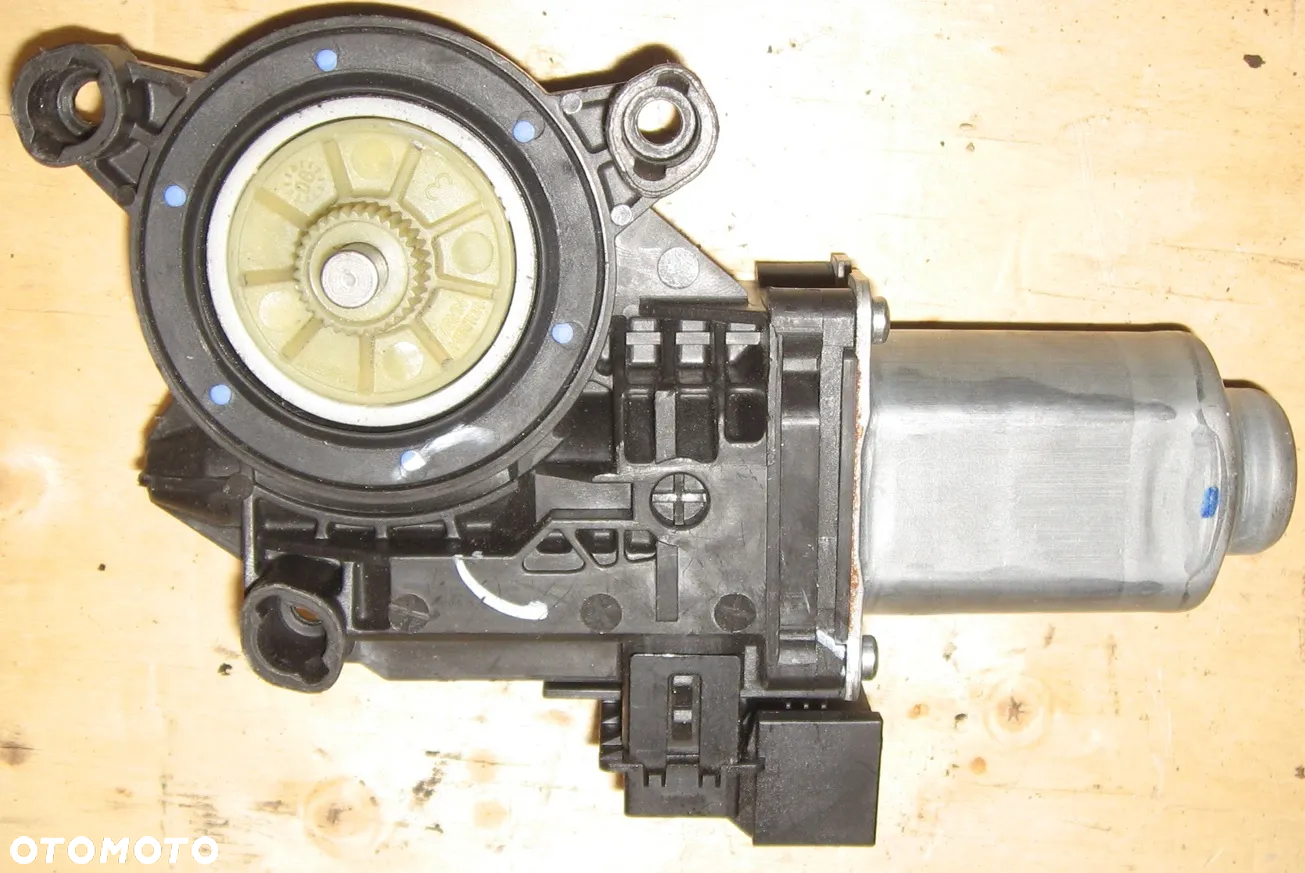 silnik szyby prawej FABIA II TRANSPORTER T5 6Q2959801E - 3