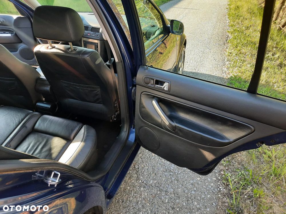 Volkswagen Golf 1.9 TDI Highline - 28