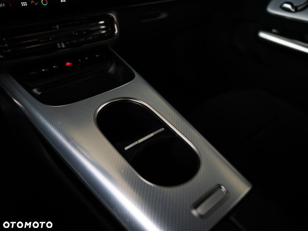 Mercedes-Benz CLA - 25