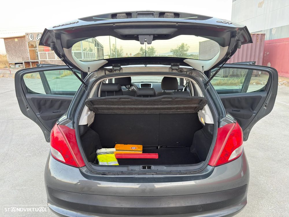 Peugeot 207 - 14