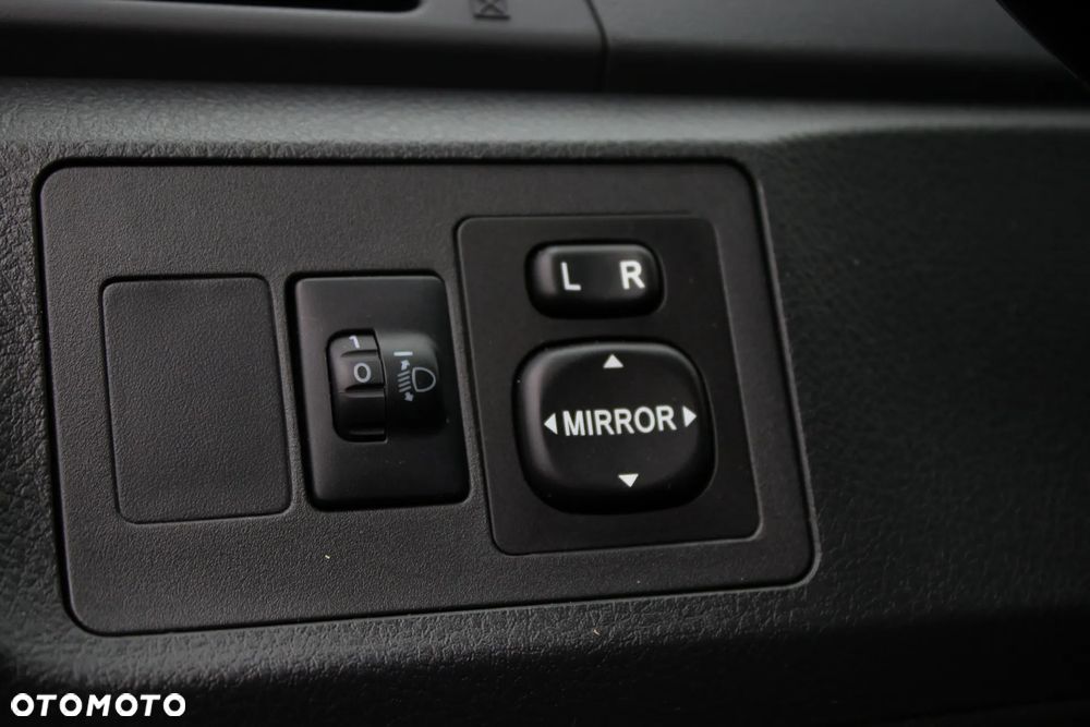 Toyota Verso 2.0 D-4D Executive - 32