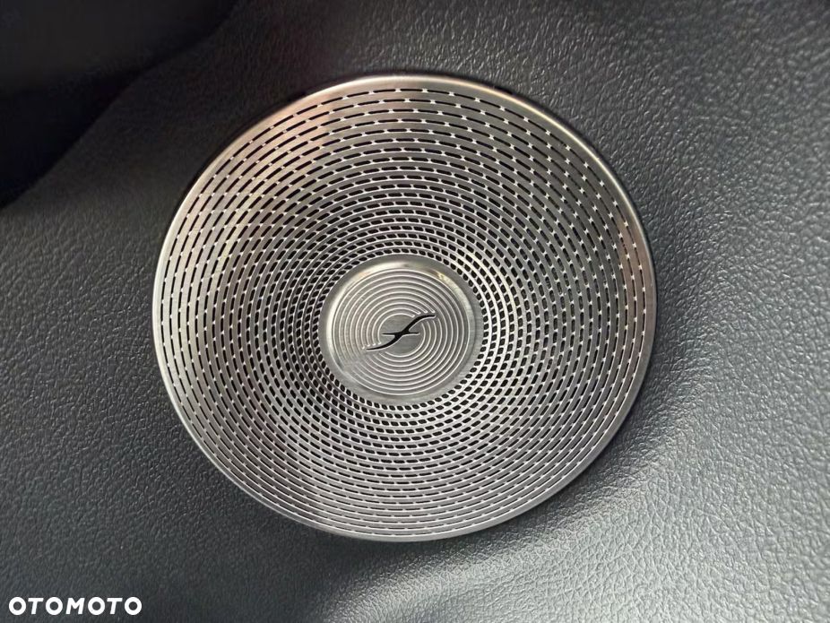 Mercedes-Benz GLB 250+ EQ Night Edition - 12