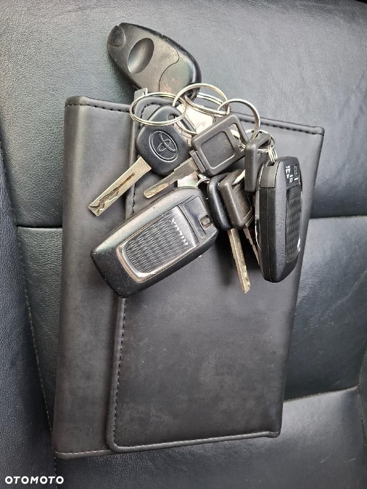 Toyota Hilux 4x4 Double Cab Autm Executive - 9