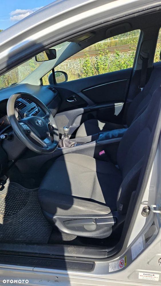 Toyota Avensis 2.0 D-4D Luna - 5