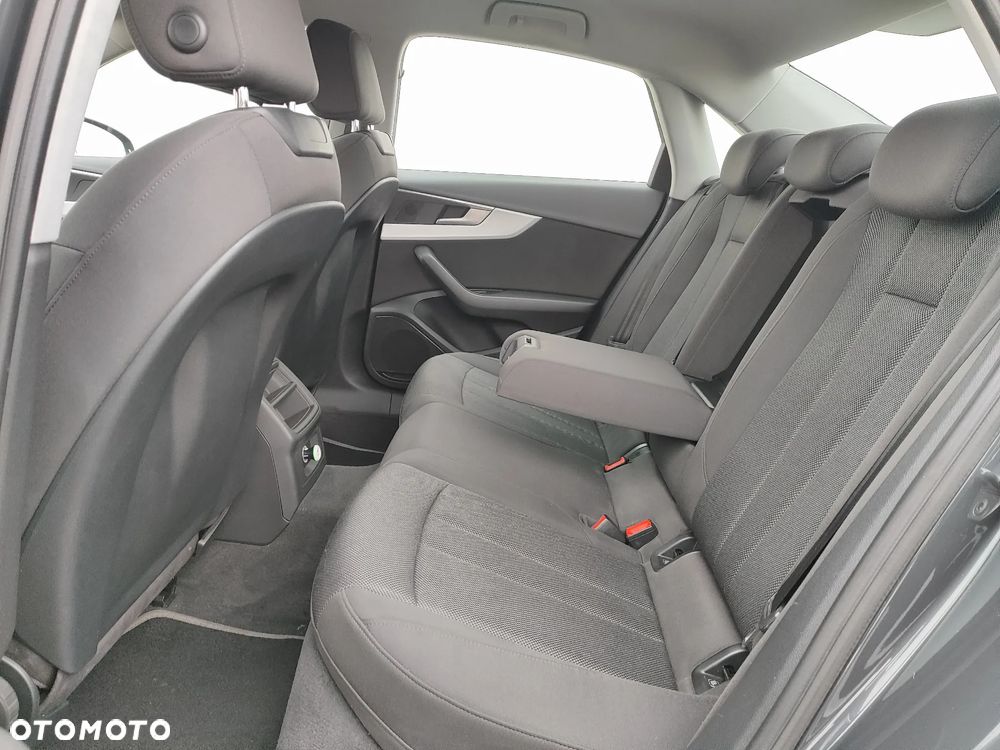 Audi A4 Limousine 2.0 TDI ultra S tronic design - 16