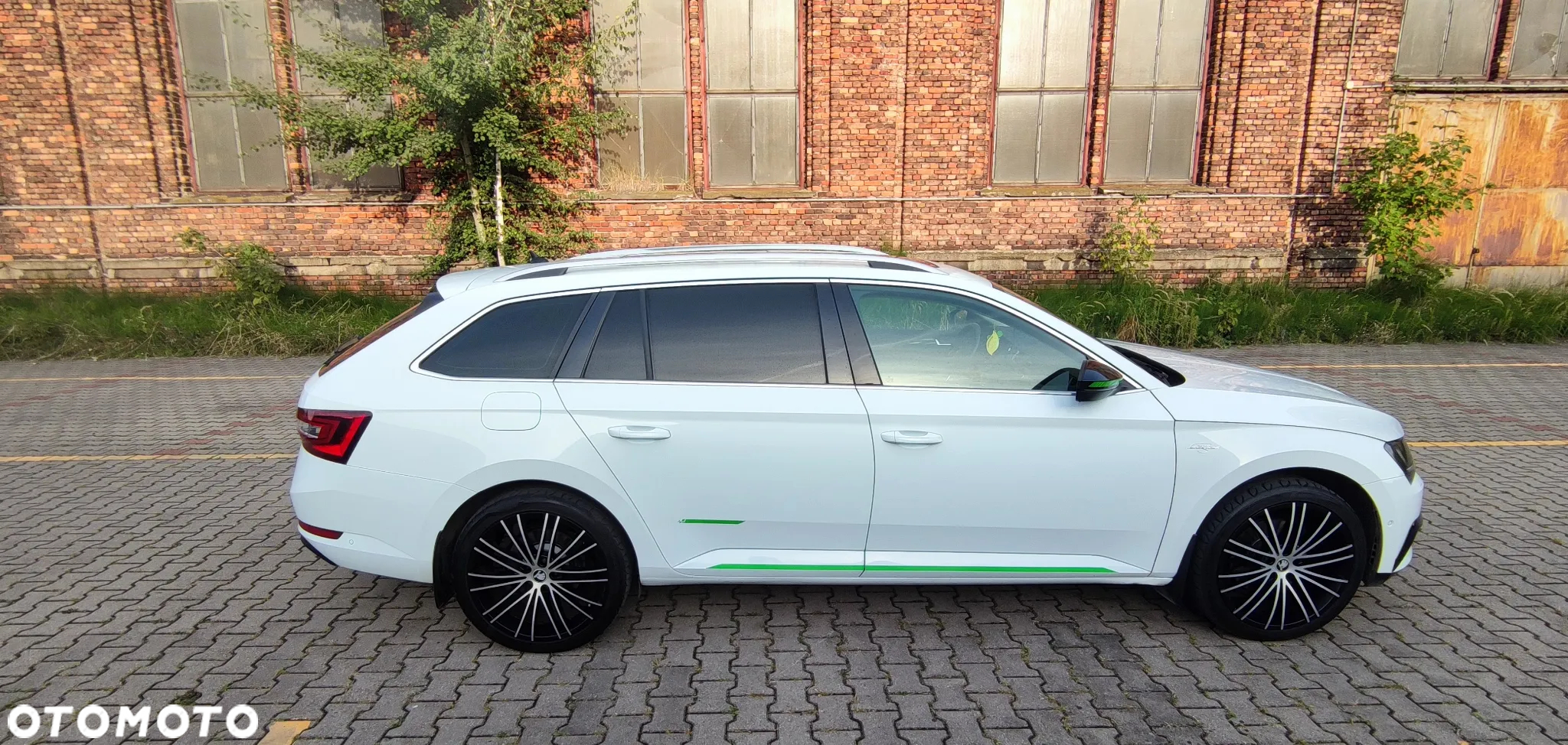 Skoda Superb 2.0 TDI 4x4 L&K DSG - 9