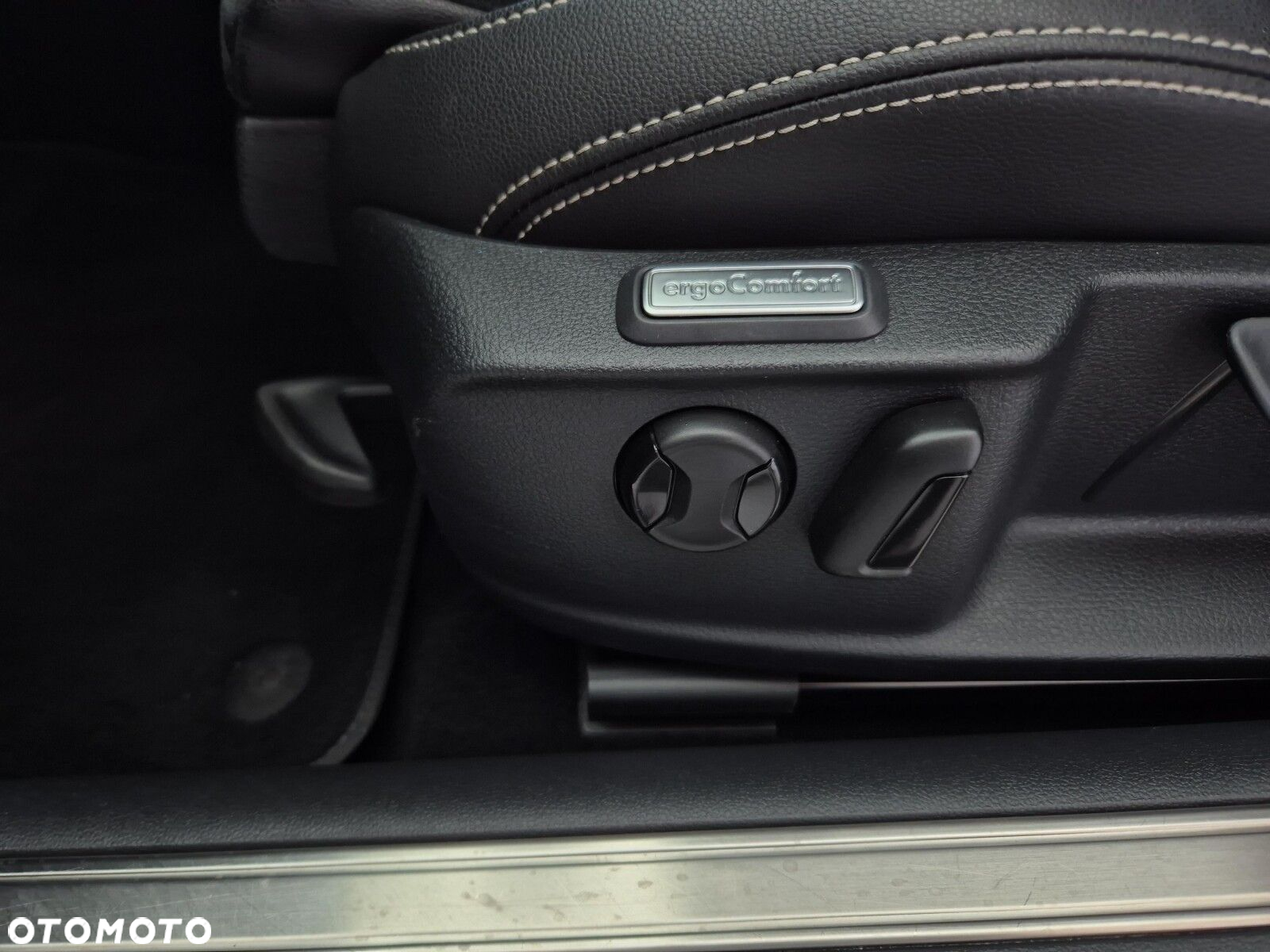 Volkswagen Passat 2.0 TSI Elegance DSG - 12
